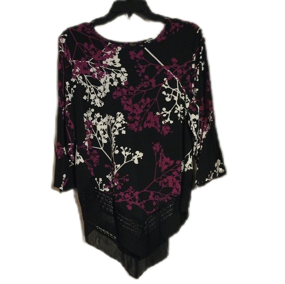 Lightweight blouse with cute floral pattern